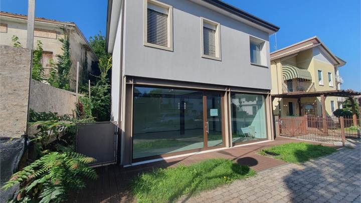 Montegrotto Terme (PD) - Negozio di 50 mq