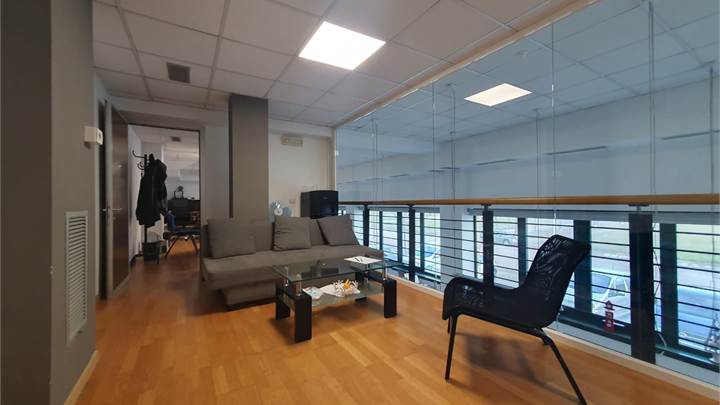 Cartura - Locale commerciale con laboratorio/magazzino e uffici