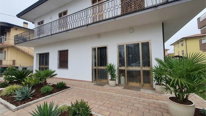 Albignasego (PD) - Casa singola da ristrutturare