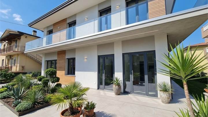 Albignasego (PD) - Casa singola da ristrutturare